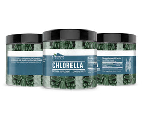 Earthborn Elements Chlorella 200 Capsules close-up of capsules