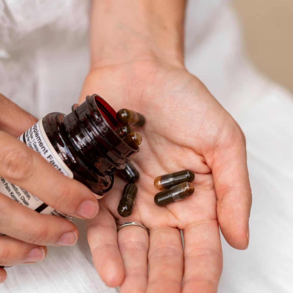 Motherlove Goat’s Rue capsules with measuring spoon