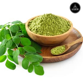 Naturevibe Botanicals Moringa Green Leaf Powder used in a smoothie