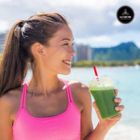 Naturevibe Botanicals Moringa Powder with fresh ingredients
