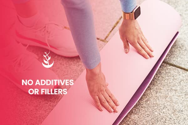 PURE ORIGINAL INGREDIENTS Pomegranate Extract capsules on a wooden surface