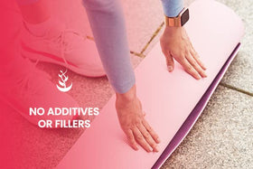 PURE ORIGINAL INGREDIENTS Pomegranate Extract capsules on a wooden surface