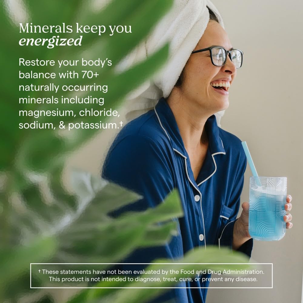 Trace Minerals ConcenTrace Mineral Powder Blue Acai side view